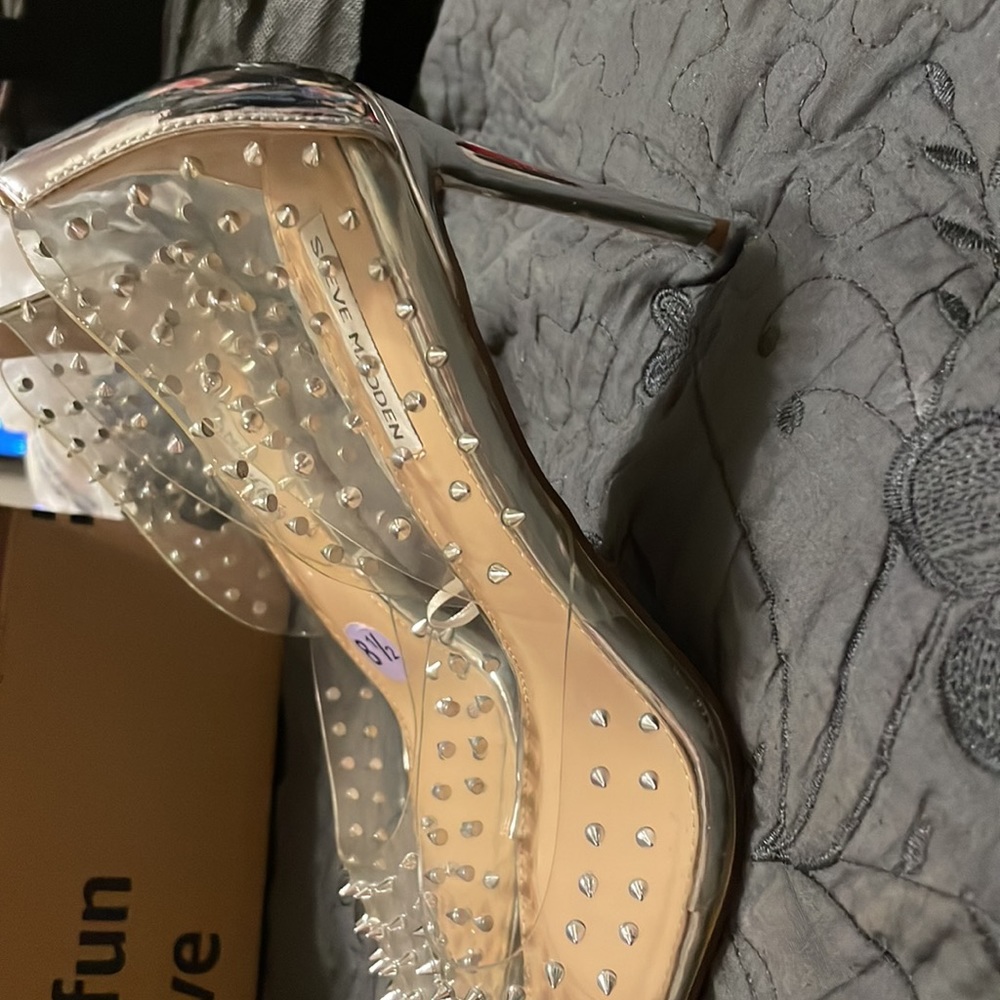 Like new Vala Stud clear pumps - Picture 2 of 4